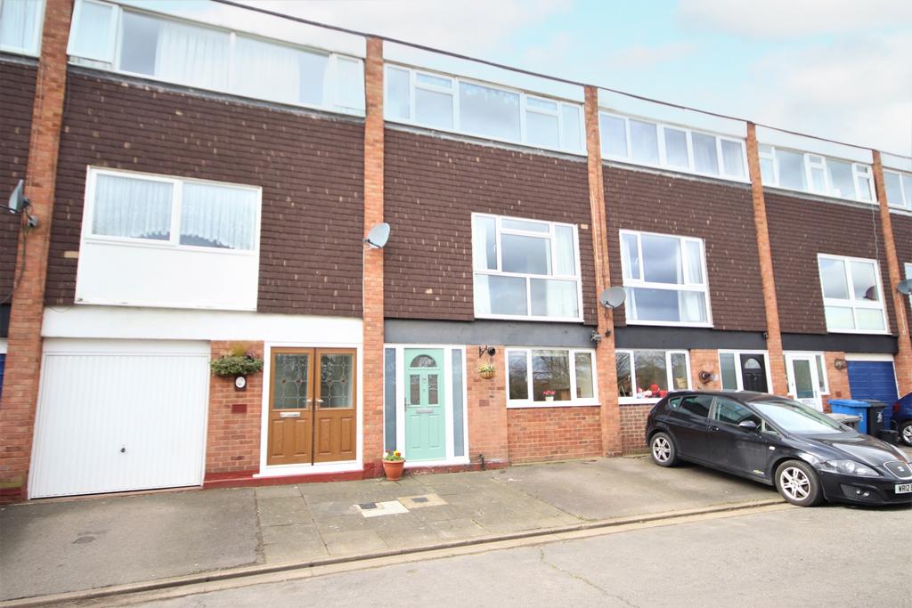 Cherwell Close, Maidenhead 4 bed townhouse £450,000