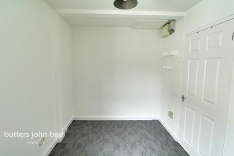1 bedroom flat to rent, High Street, Stoke-on-trent