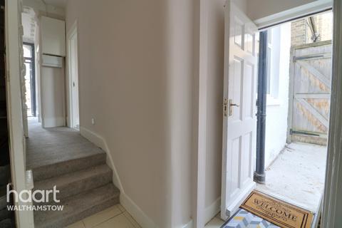 16 Elmsdale Road, London, E17 6PW