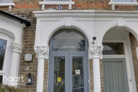 16 Elmsdale Road, London, E17 6PW