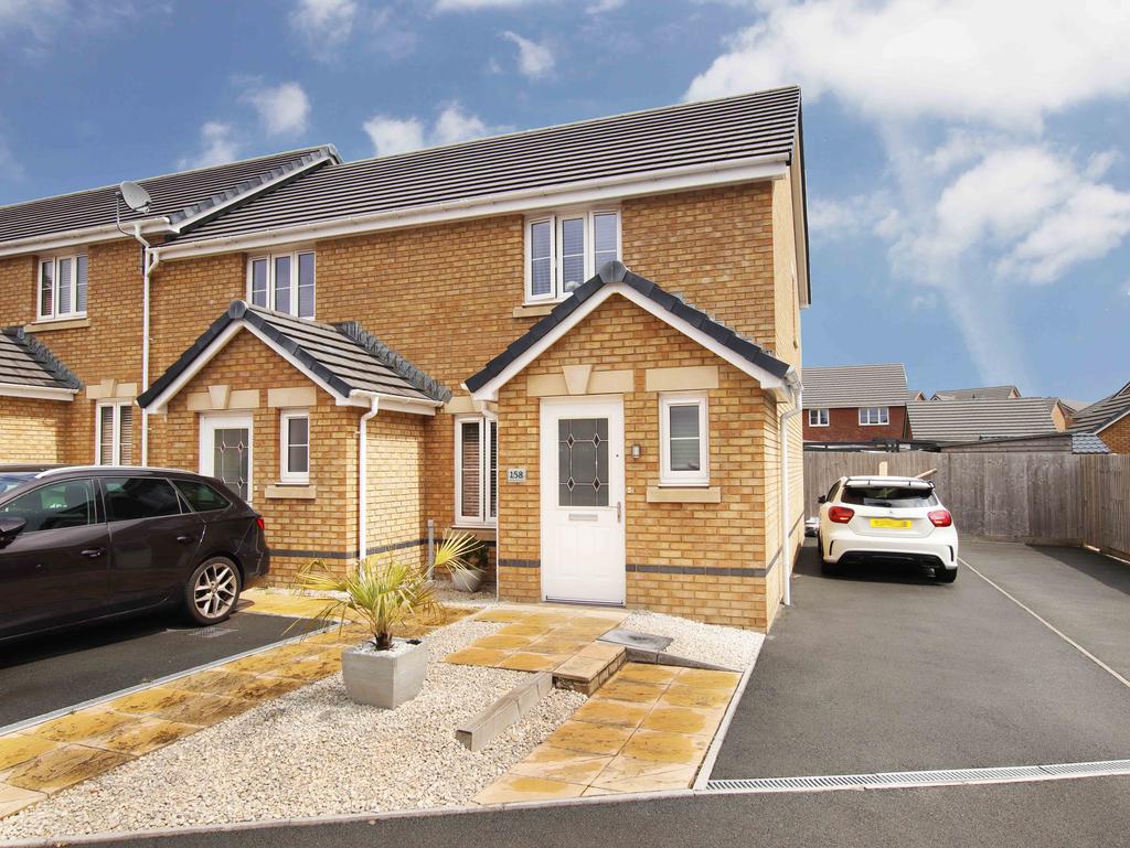 Worcester Court, Tonyrefail, CF39 8JT 2 bed semidetached house £147,995