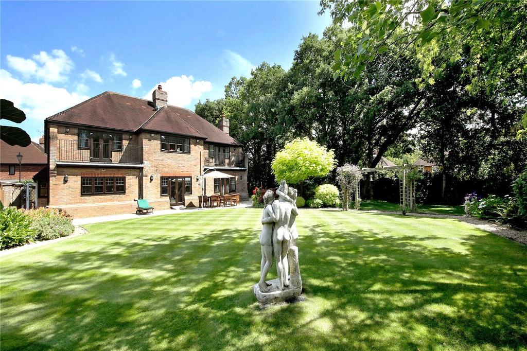 Ledborough Gate, Beaconsfield 6 bed detached house £7,500 pcm (£1,731 pw)