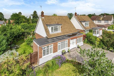 6 Coombe Drive, Addlestone, KT15 1DB