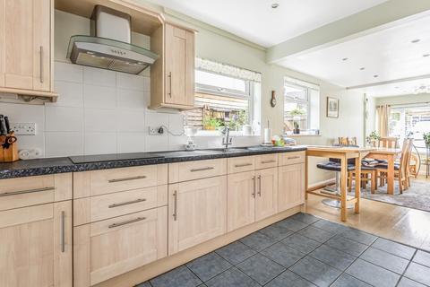 6 Coombe Drive, Addlestone, KT15 1DB