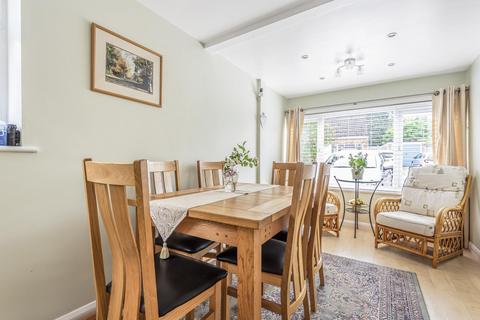 6 Coombe Drive, Addlestone, KT15 1DB