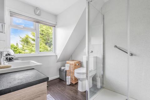 6 Coombe Drive, Addlestone, KT15 1DB