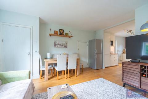 82 Scotland Green, London, N17 9TU