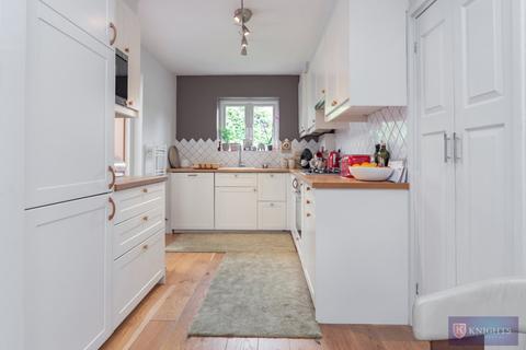 82 Scotland Green, London, N17 9TU