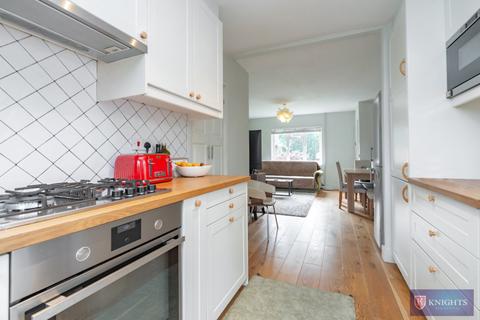 82 Scotland Green, London, N17 9TU