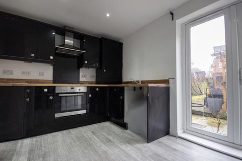 3 bedroom end of terrace house to rent, Sanderson Villas, Gateshead, Tyne and Wear, NE8