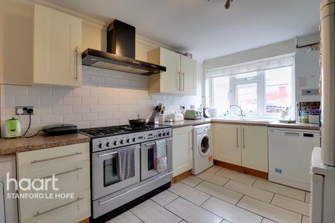 3 Howell Road, Corringham, Stanford-le-hope, SS17 8JL