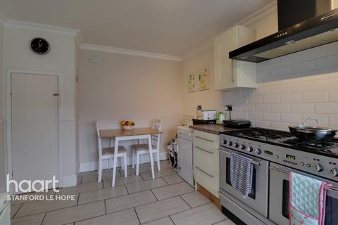 3 Howell Road, Corringham, Stanford-le-hope, SS17 8JL