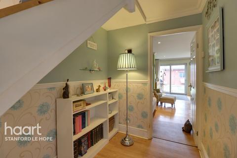 3 Howell Road, Corringham, Stanford-le-hope, SS17 8JL
