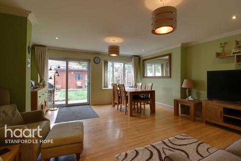 3 Howell Road, Corringham, Stanford-le-hope, SS17 8JL