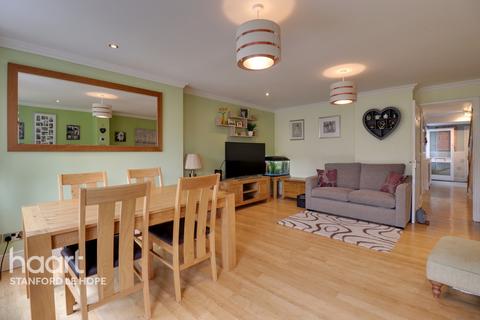 3 Howell Road, Corringham, Stanford-le-hope, SS17 8JL