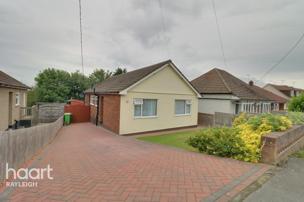 Hambro Avenue, Rayleigh 3 bed bungalow £400,000