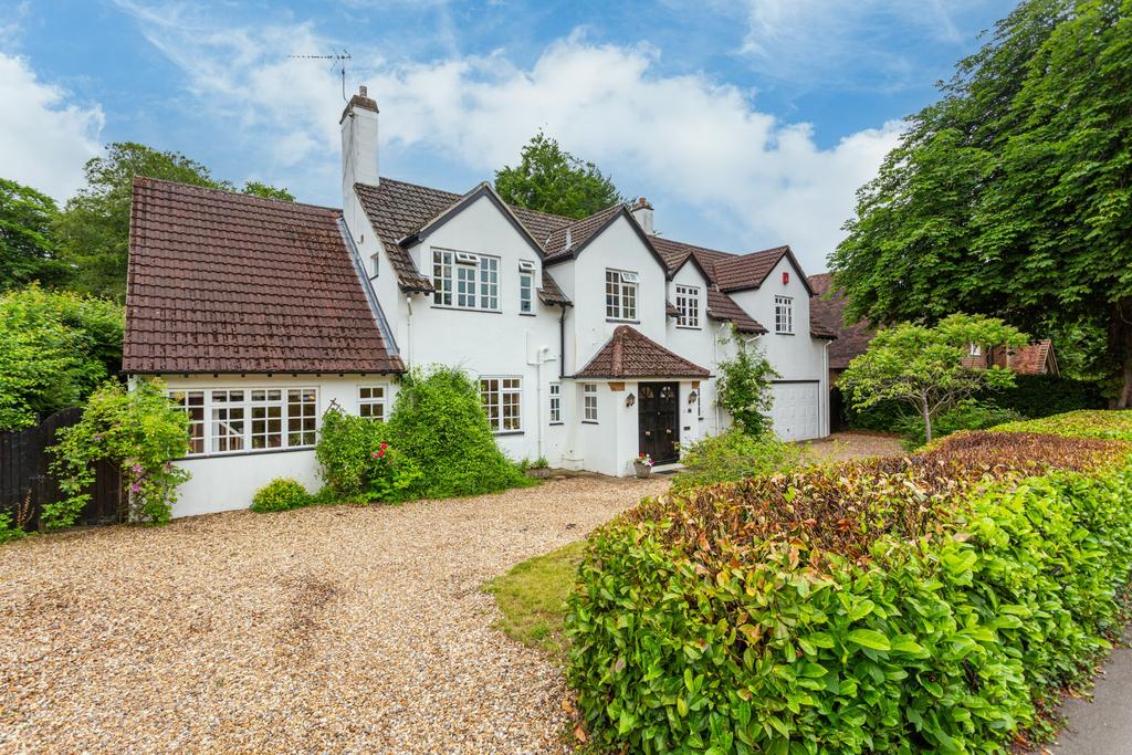 Woodside Road, Beaconsfield 5 bed detached house £1,750,000