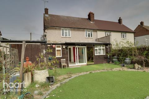 6 Hamilton Drive, Romford, RM3 0UU