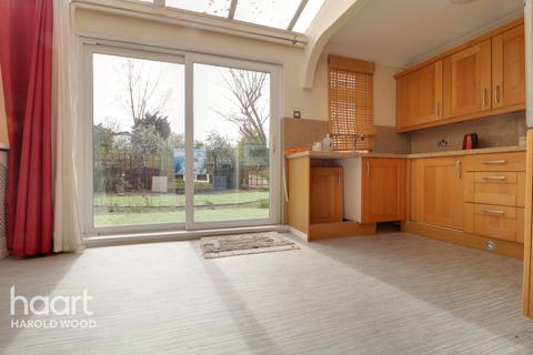 6 Hamilton Drive, Romford, RM3 0UU