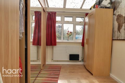 6 Hamilton Drive, Romford, RM3 0UU