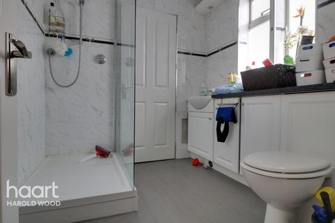 6 Hamilton Drive, Romford, RM3 0UU
