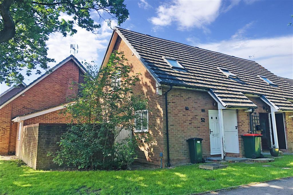 Matthey Place, Pound Hill, Crawley, West Sussex 1 bed end of terrace