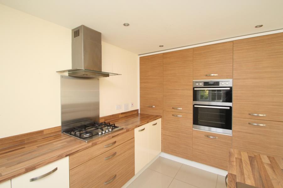 BRANWELL AVENUE, GUISELEY, LS20 9FD 4 bed detached house £1,400 pcm