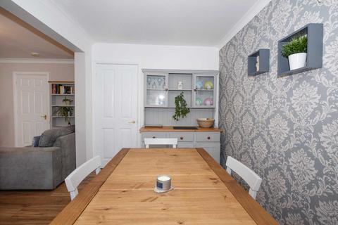 7 Sisley Close, Salford, M7 3BB