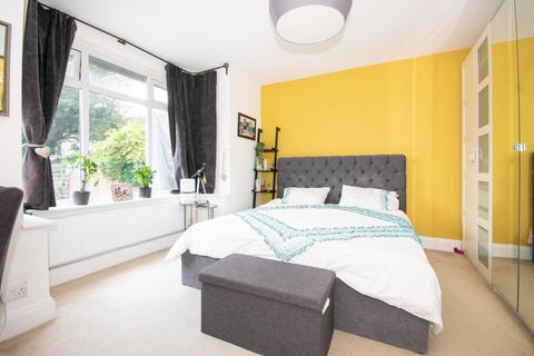 16 West End Court, Pinner, HA5 1BP