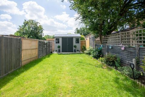 16 West End Court, Pinner, HA5 1BP