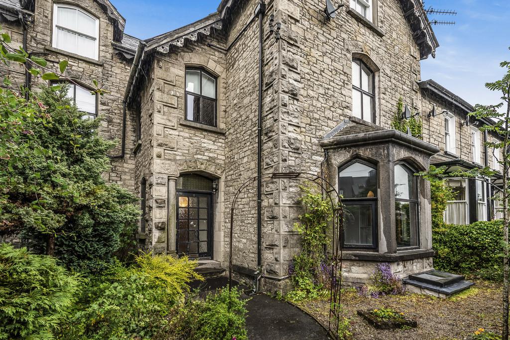 3 Parkside Road, Kendal, Cumbria, LA9... 2 bed ground floor flat £185,000