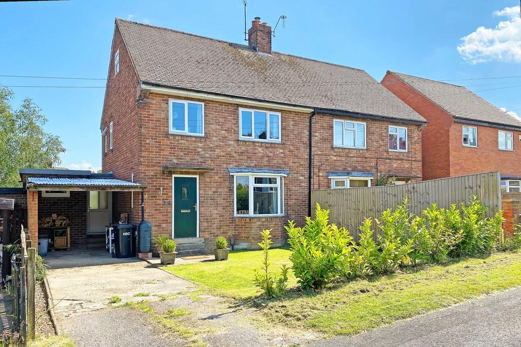 Eleanor Drive, Harrogate 3 bed semidetached house £270,000