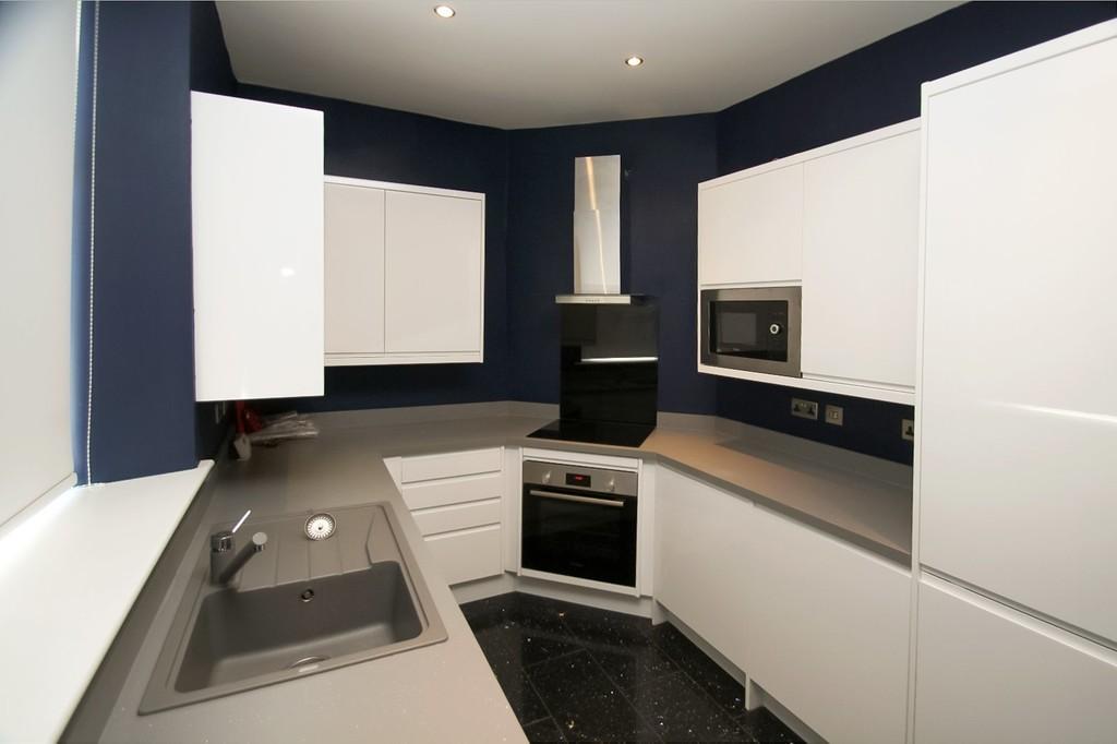 Ash Grove, Ilkley 3 bed terraced house £315,000