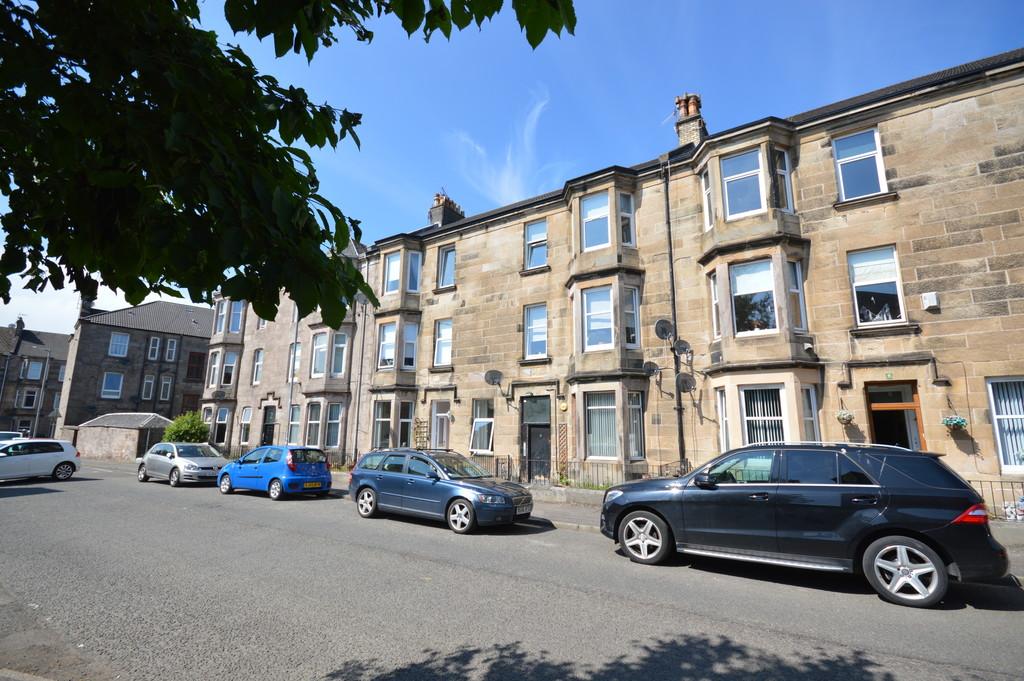 Hartfield Gardens, Dumbarton G82 2DE 2 bed flat £92,500