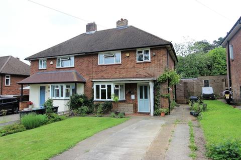 145 Rickman Hill, Coulsdon, CR5 3DU