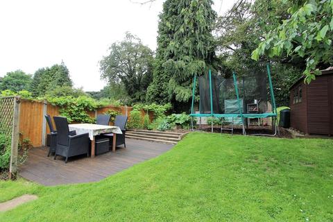 145 Rickman Hill, Coulsdon, CR5 3DU