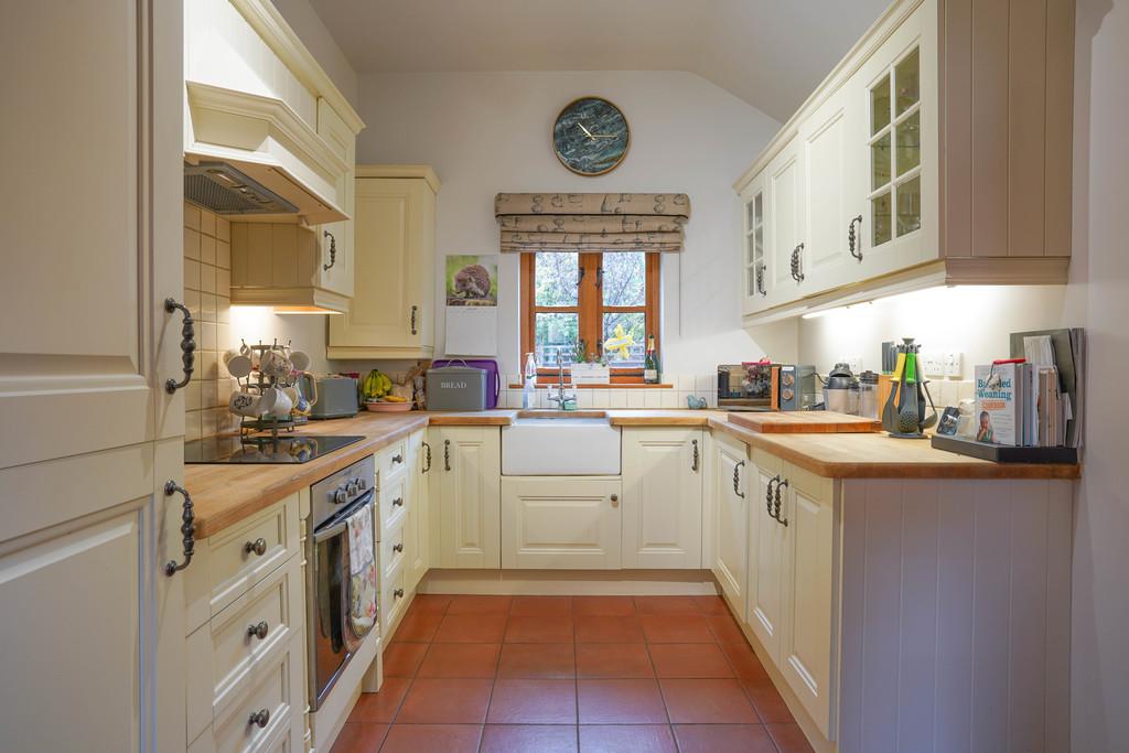 Mill Court, Alvechurch, B48 7JY 3 bed barn conversion £435,000