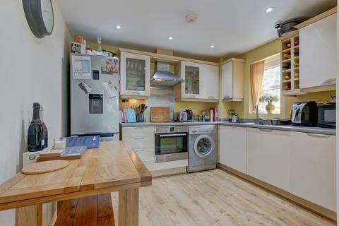 15 Shottery Close, Ipsley, Redditch, B98 0GE