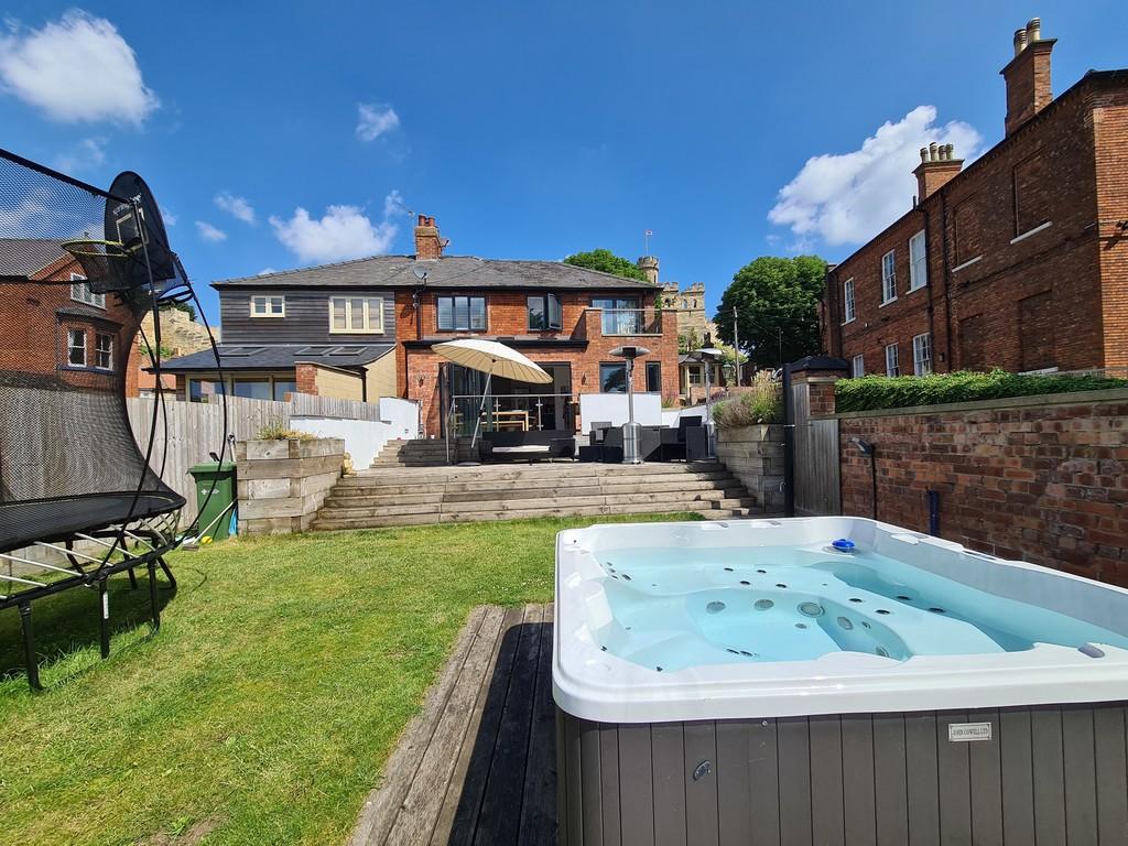 Drury Lane, Lincoln 3 bed semidetached house £1,395 pcm (£322 pw)