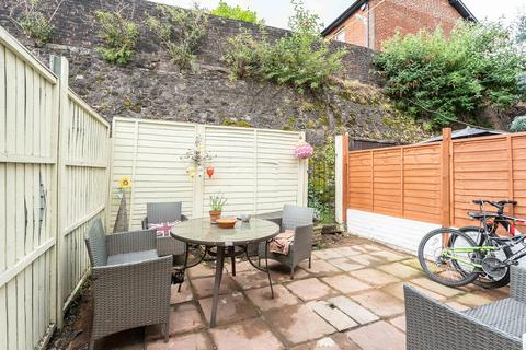 21 Mount Street, Dorking, RH4 3HX