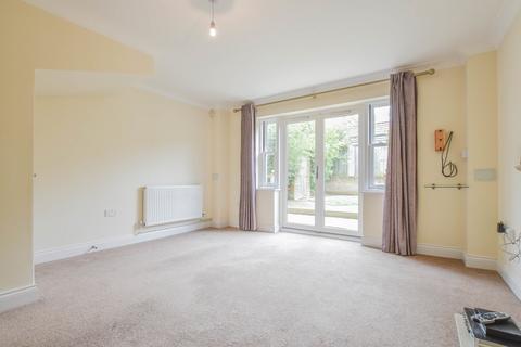 3 bedroom townhouse to rent, High Street, Harlow CM19