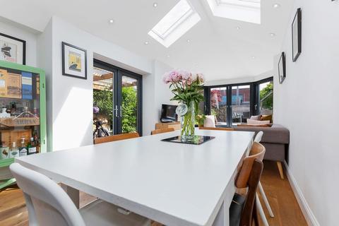 80 Randolph Road, Glasgow, G11 7EE