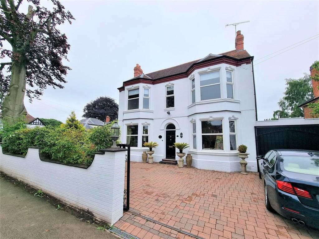 Lutterworth Road, Whitestone, Nuneaton 5 bed detached house £599,950