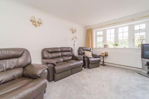 17 Castlecroft Lane, Wolverhampton, WV3 8JX