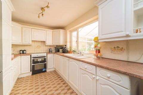 17 Castlecroft Lane, Wolverhampton, WV3 8JX