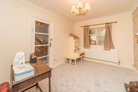 17 Castlecroft Lane, Wolverhampton, WV3 8JX