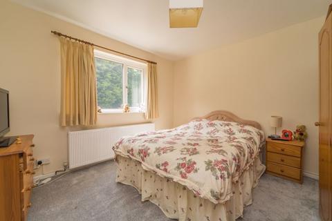 17 Castlecroft Lane, Wolverhampton, WV3 8JX