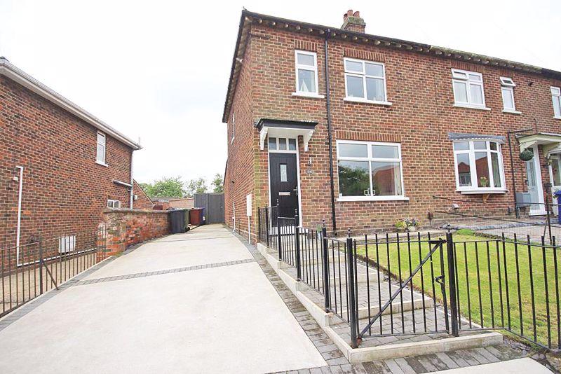 CHURCH LANE, LACEBY 3 bed end of terrace house £164,950