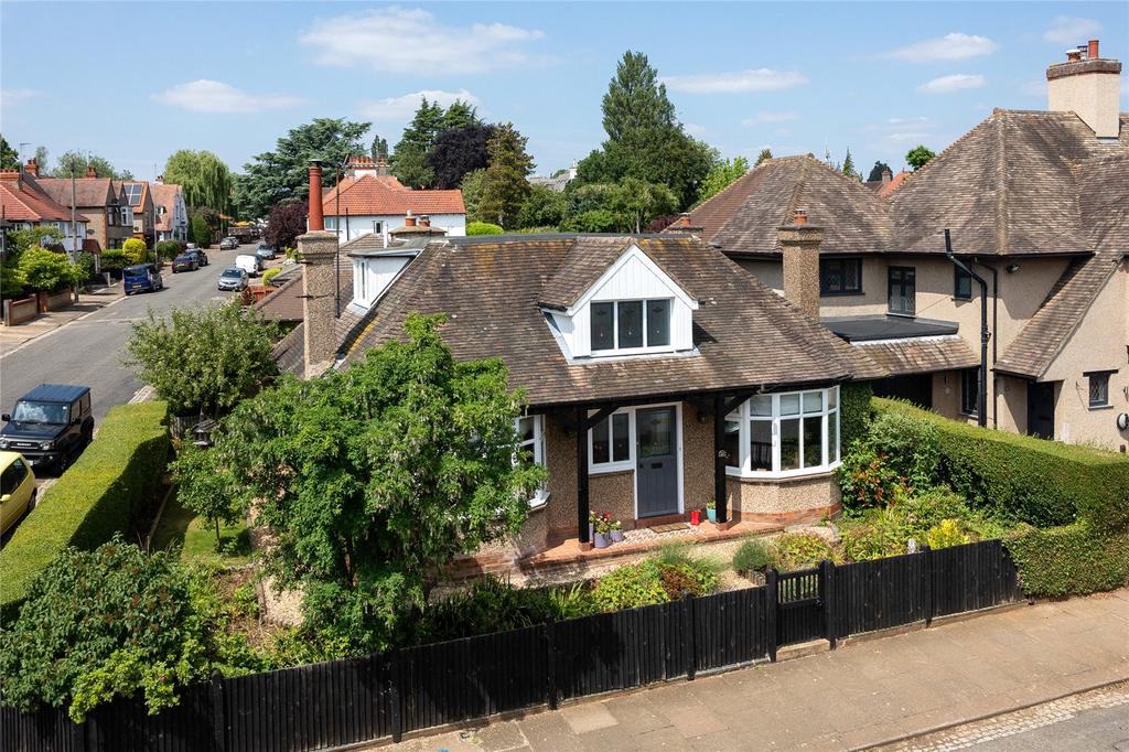 Weston Way, Weston Favell... 3 bed bungalow £525,000