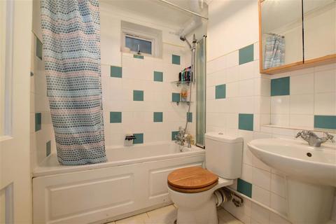 25a Prince Road, London, SE25 6NN